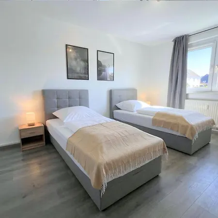 Havn - 2 Schlafzimmer Mit 3 Boxspringbetten, Balkon, Kueche, Hd Tv, Wifi * Merseburg