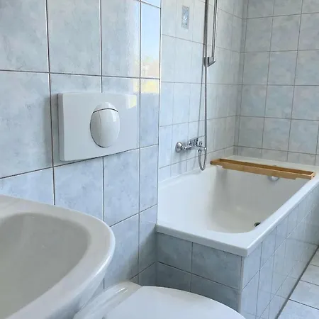 Havn - 2 Schlafzimmer Mit 3 Boxspringbetten, Balkon, Kueche, Hd Tv, Wifi Merseburg