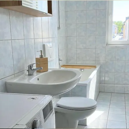 Havn - 2 Schlafzimmer Mit 3 Boxspringbetten, Balkon, Kueche, Hd Tv, Wifi Merseburg