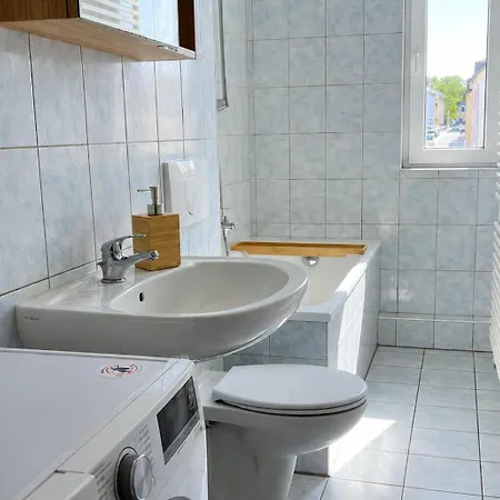 Havn - 2 Schlafzimmer Mit 3 Boxspringbetten, Balkon, Kueche, Hd Tv, Wifi Merseburg